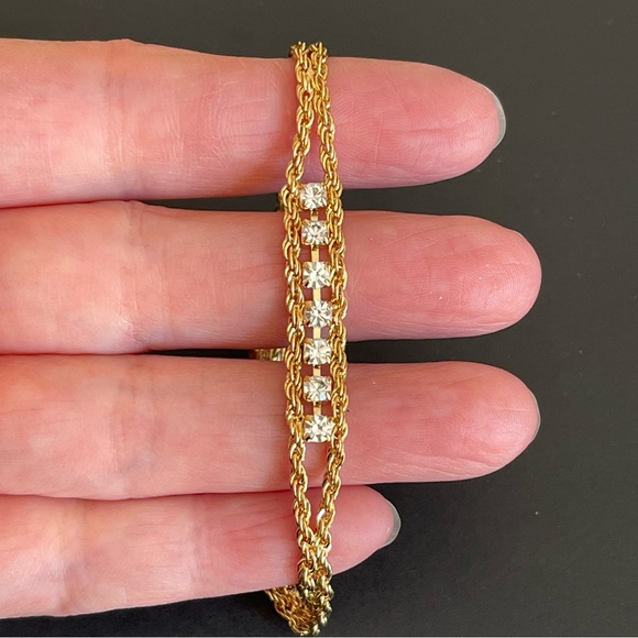 Jewelry - Elegant Gold tone rope Chain rhinestone Bracelet